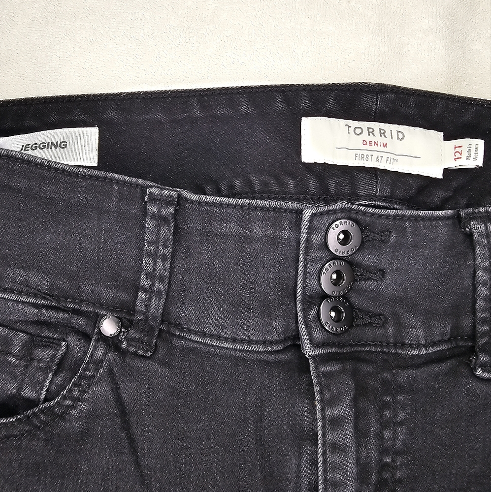 Torrid Women's Black Denim Jeggings 12T